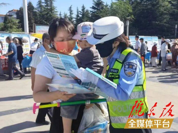 【創(chuàng)建全國文明城市·我們在行動】西峰公安交警強(qiáng)化“一老一小”宣傳，筑牢交通安全防線